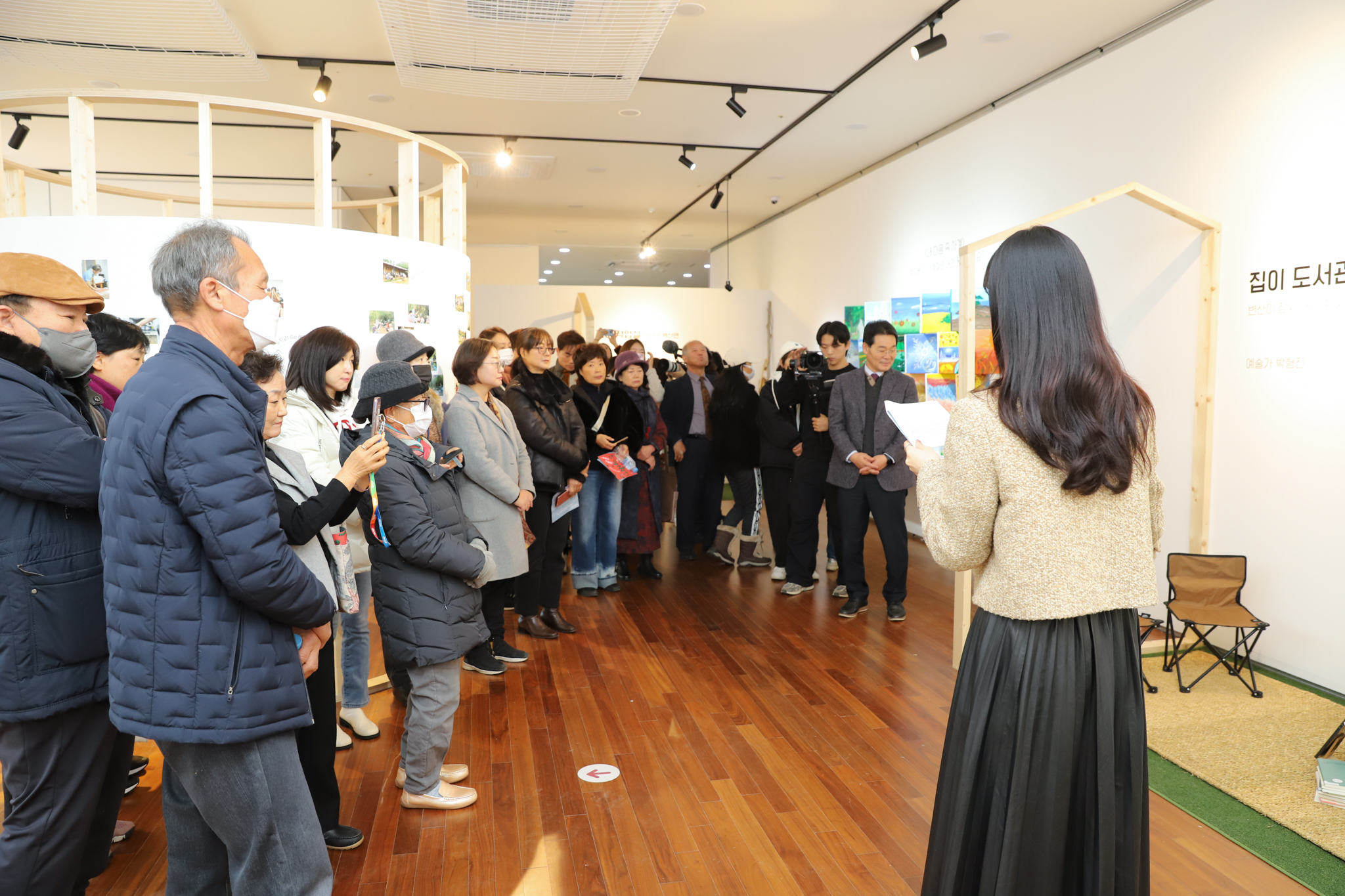 예술로 어울림 전시 관람 사진